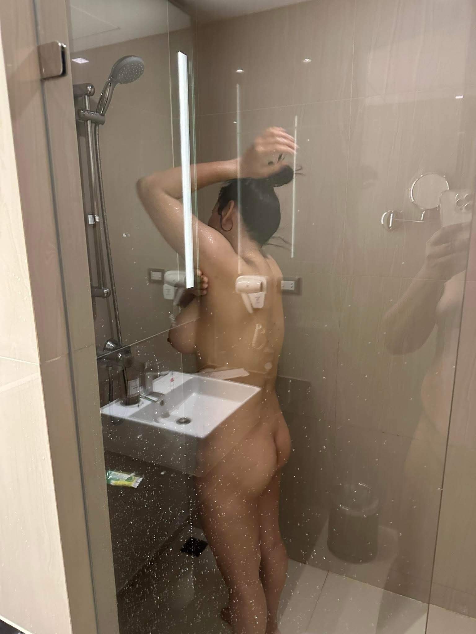 รูปโป๊ทางบ้าน
